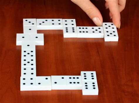 Classic domino game - registerkesil