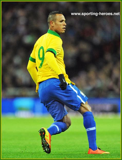 Luis FABIANO - International football for Brazil in 2013. - Brasil