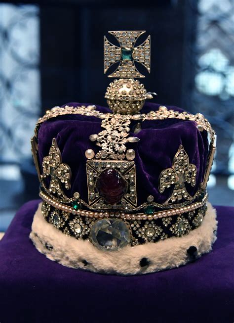 Fascinating Facts About Queen Elizabeth II's Coronation | Reader's Digest