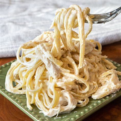 Easy Chicken Alfredo Linguine Recipe | The Feedfeed