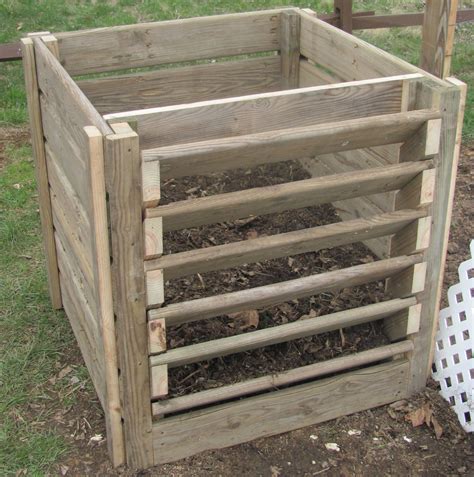 how to build wood compost bin | Compost bin diy, Diy compost, Compost ...