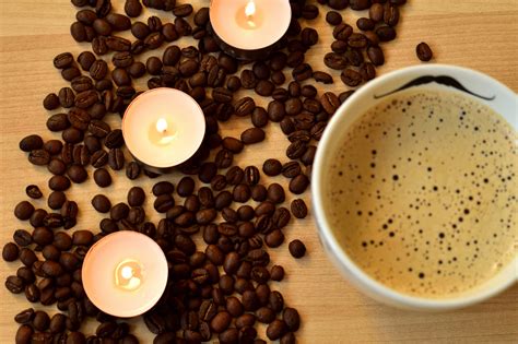 11 Amazing Coffee Scented Candles