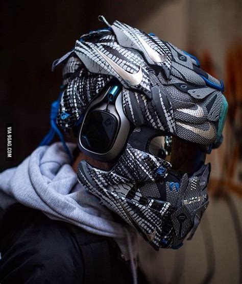 This is literally giving people goosebumps. - Gaming | Helmet concept ...