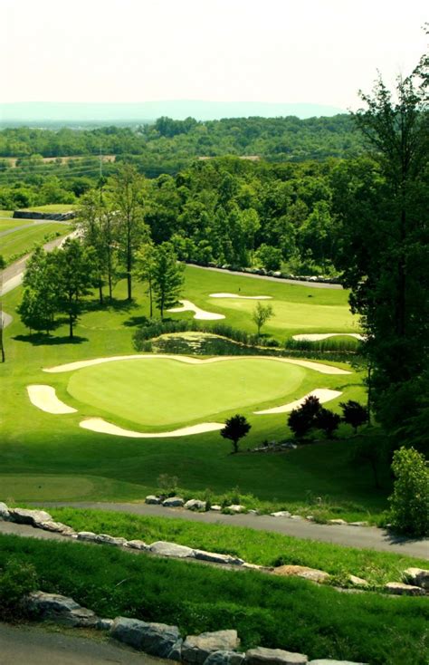 Rock Harbor, Winchester, Virginia - Golf course information and reviews.