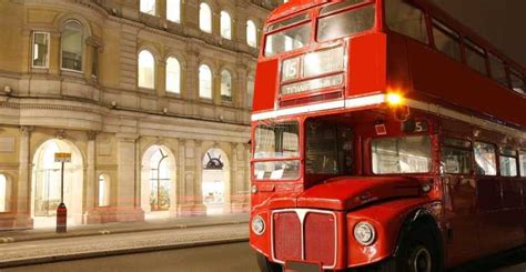 London: Christmas Lights Bus Tour | GetYourGuide