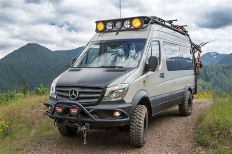 ROAMBUILT’s 4x4 Sprinter - TREAD Magazine | Sprinter, Mercedes camper ...