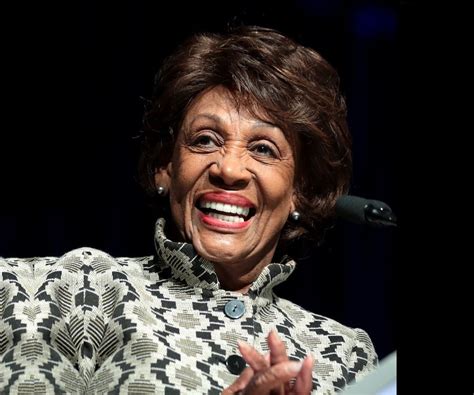 Maxine Waters Biography - Facts, Childhood, Family Life & Achievements