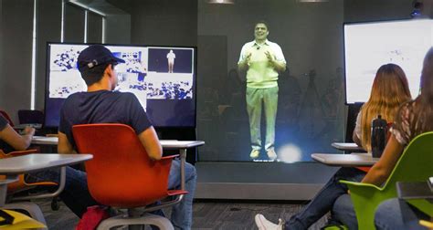 Tec de Monterrey gives classes using telepresence technology ...