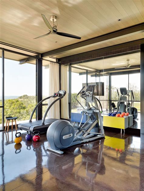 10 Home Gyms That Will Inspire You to Sweat | Home gym design, Home gym ...