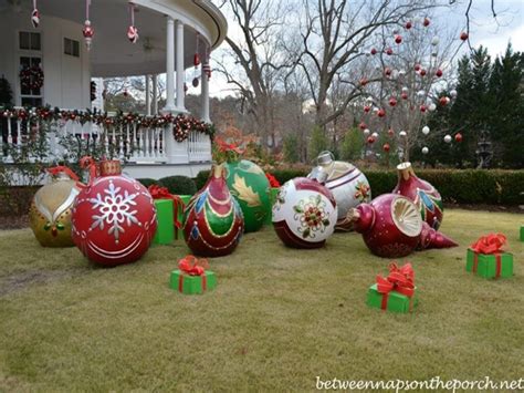 16 Most Spectacular Front Yard Christmas Decoration Ideas