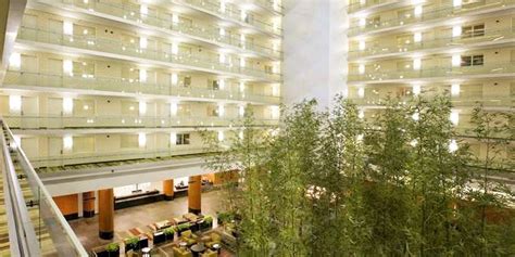 Embassy Suites Chicago Downtown Magnificent Mile | Travelzoo