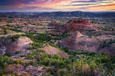 Painted Canyon at Dawn | Theodore Roosevelt National Park, North Dakota ...