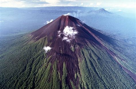 Mauna Loa, the world’s largest volcano, has begun to awaken – Kimdeyir