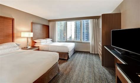 Rooms & Suites at the Embassy Suites Chicago Downtown Magnificent Mile