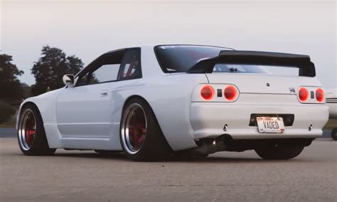 Is This The Ultimate Nissan Skyline R32 GT-R? - Garage Dreams