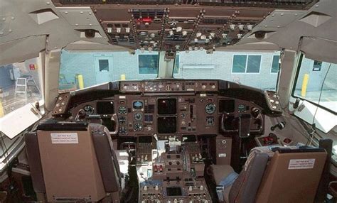 10 Things You Didn't Know about the Boeing 757 | Boeing, Cockpit ...