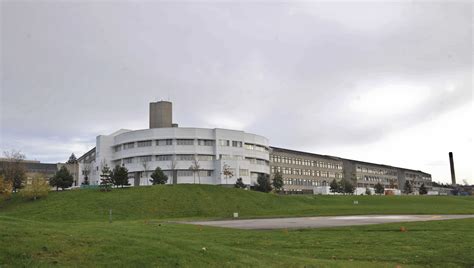 Mountain of clinical waste dumped in 'flimsy' bags at Dundee hospital ...