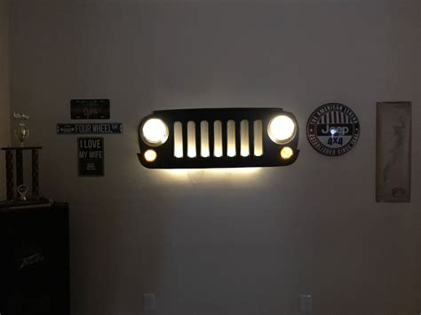 Lighted Jeep grill wall art | Decoraciones de casa, Decoración de unas