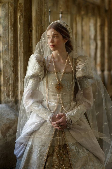 In The Spanish Princess, Catherine of Aragon’s Wedding Dress May Be All ...