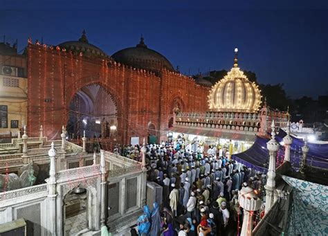 Hazrat Nizamuddin Aulia Dargah Delhi - History, Best Time to visit, How ...