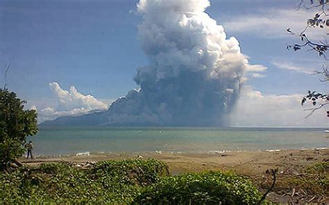 Five dead in Indonesia as Ring of Fire volcano erupts - Telegraph