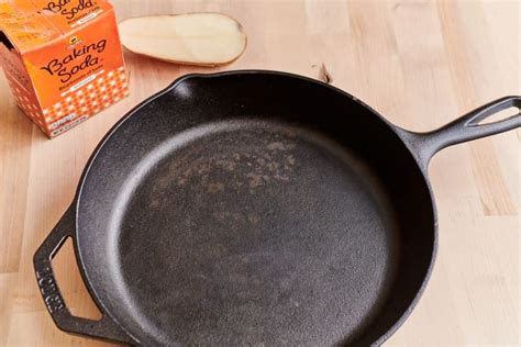 We Tried 5 Methods for Cleaning Cast Iron Skillets and Found a Clear ...