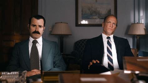 Justin Theroux y Woody Harrelson protagonizan el trailer de “Los ...