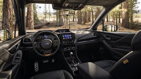 Let's Take a Look Inside the 2022 Subaru Forester - Kelley Blue Book