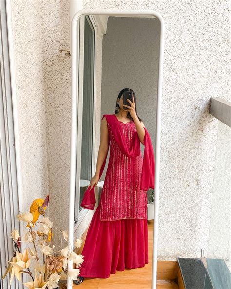 5 Stylish Traditional Outfit Ideas To Wear On Karwa Chauth 2022