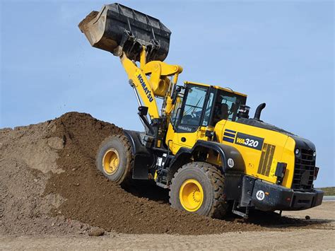 Komatsu adds two new Dash 8 wheel loaders | Product news