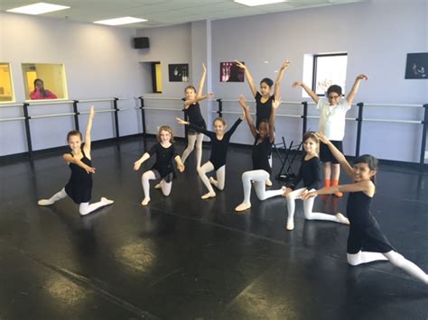 Swan Lake Summer Intensive (Ages 7-9) - Charlottesville Ballet