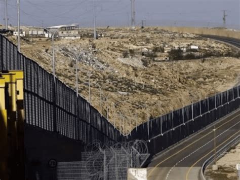 Israel builds 4.6-km wall around Gaza Strip