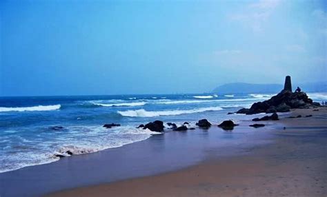 Read all about the must-visit beaches in Andhra Pradesh, which boast of ...