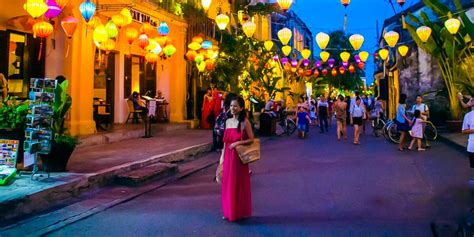 Experiencing the Hoi An Lantern Festival with Vietnamtrips