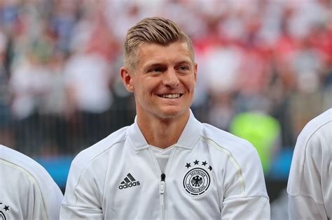 Toni Kroos erhält Ritterschlag von Legende des deutschen Fußballs