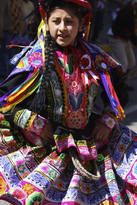 Traditional Peruvian Dress | Peruvian clothing, Traditional peruvian ...