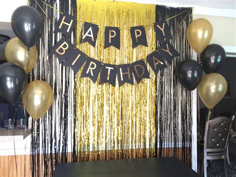 Simple birthday backdrop | Decoraciones de cumpleaños para hombres ...