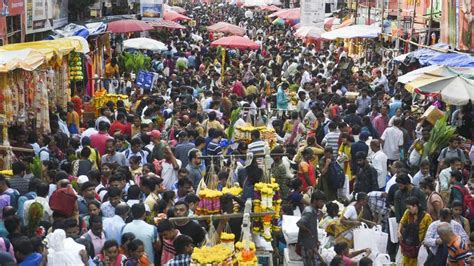 Parking arrangements announced for Ganesh devotees in Pune - Hindustan ...