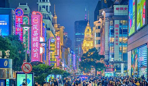 Shanghai Nightlife: What to Do After Dark 2024