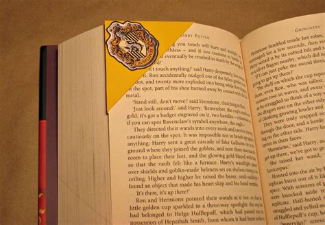 Harry Potter Set of Four House Crest Corner Bookmarks