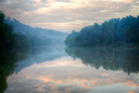 Mahaweli River, Kandy, Sri Lanka | CamelKW | Flickr