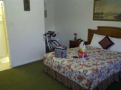 RELAX INN COLLINGWOOD - Updated 2024 Reviews, Photos & Prices