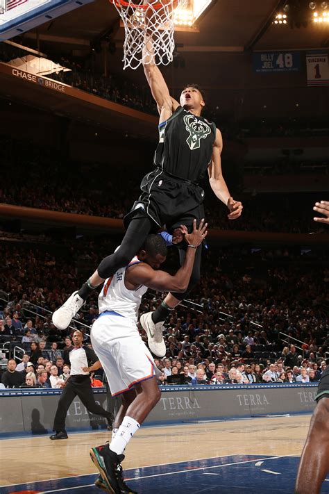 Giannis, Porziņģis, and Two Dunks at the Garden | The New Yorker