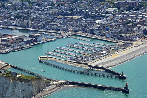 Fecamp Port Entrance Marina in Fecamp, France - Marina Reviews - Phone ...