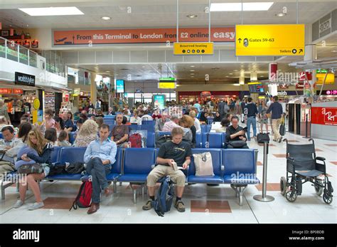 Gatwick airport departure lounge Stock Photo - Alamy