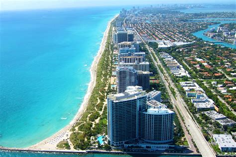 Bal Harbour Beach - Soak In the Sun, Sand and Surf at This Tranquil ...