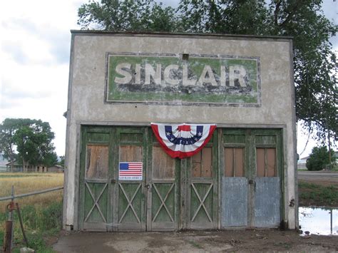 Old sinclair gas station sign in Genola, Utah . Happy fourth of July ...