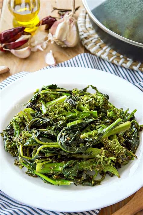 Sauteed Broccoli Rabe {Rapini} : Italian Recipe Book