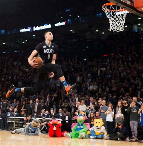 Zach LaVine repeats in slam dunk contest | The Seattle Times