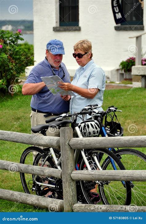 Jamestown, RI: Couple Studying Map Editorial Image - Image of jamestown ...